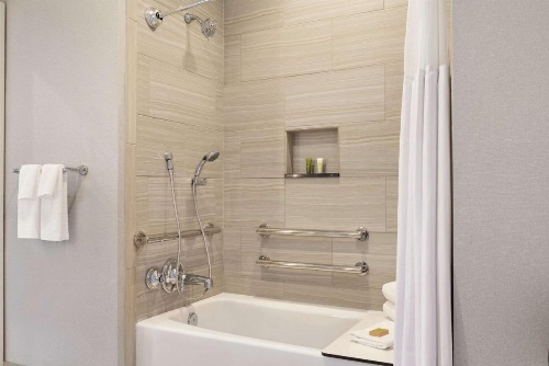 Hilton Checkers Los Angeles image 19